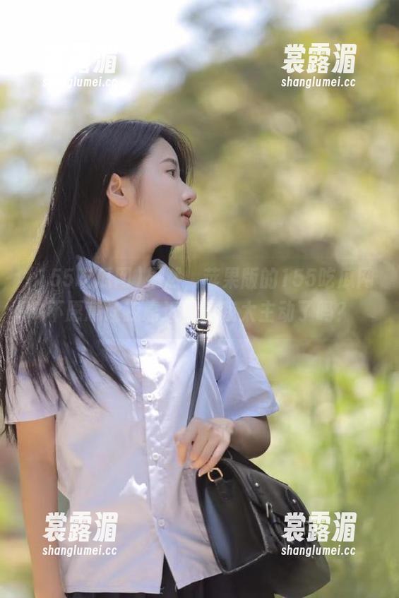 155吃瓜网 果然,苹果版的155吃瓜网不愿意让我靠近,是我太主动了吗?