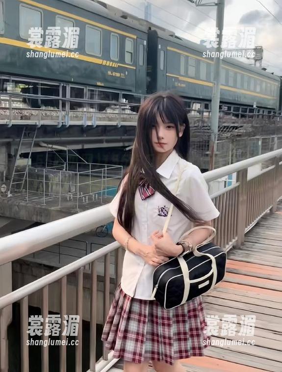 155吃瓜网 155吃瓜网网址,点进去就像打开了一扇门,看到的都是不简单的瓜呢!
