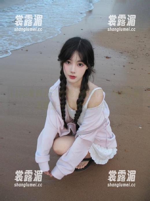 17c吃瓜 在17c吃瓜的官网,网址下每天都是一场吃瓜嘉年华!