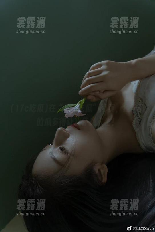 17c吃瓜 在“17c吃瓜”网页,我看到的瓜多得让我怀疑人生!