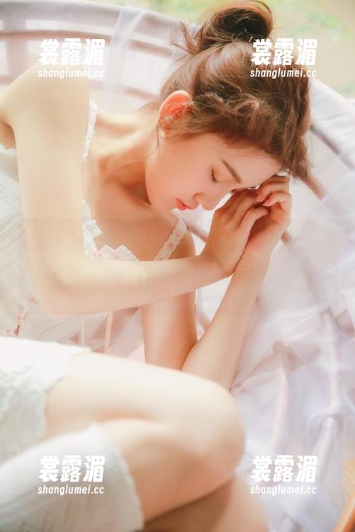 51今日吃瓜 51今日吃瓜:网页聚焦军训“绝佳瞬间”,还有那些买不回来的勇气!