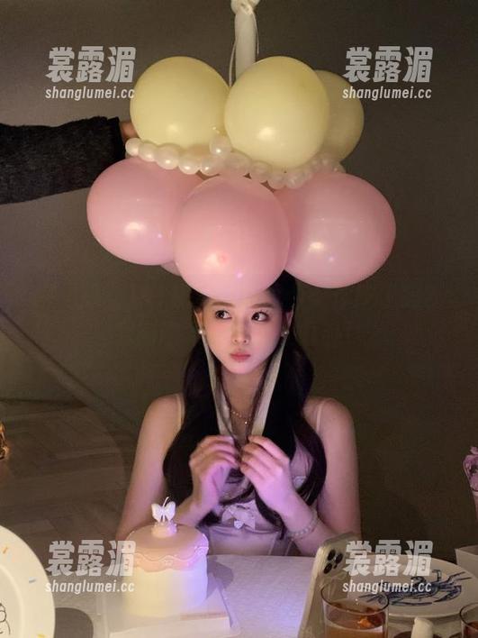 91黑料 91黑料官网:今天你吃了吗?我刚吃了一个超大八卦!
