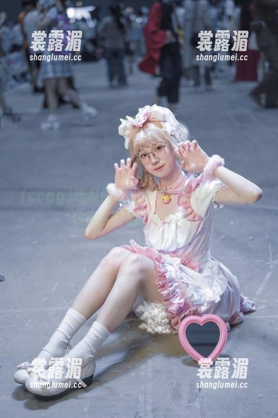 吃瓜的时间到了！记得在ccgg收藏今日的八卦精彩！