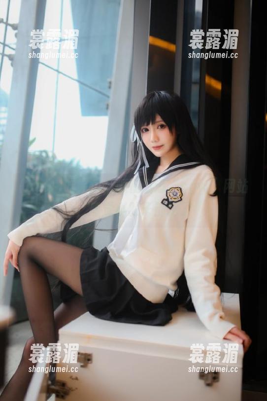 吃完瓜，顺便逛逛“cgw”网站，感觉小肚子都饱了