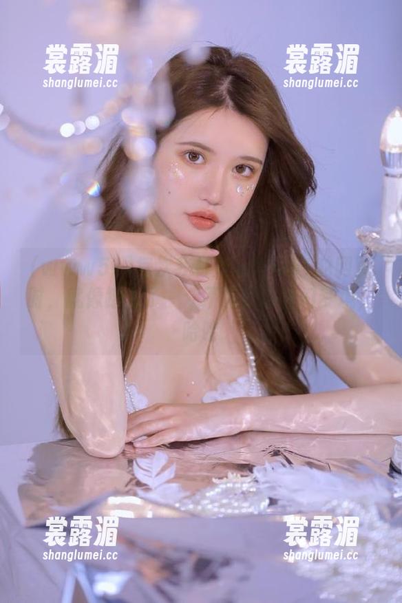 www51 每次我打开www51的网页时,就像踏入了一个不靠谱的奇幻梦境,哈哈