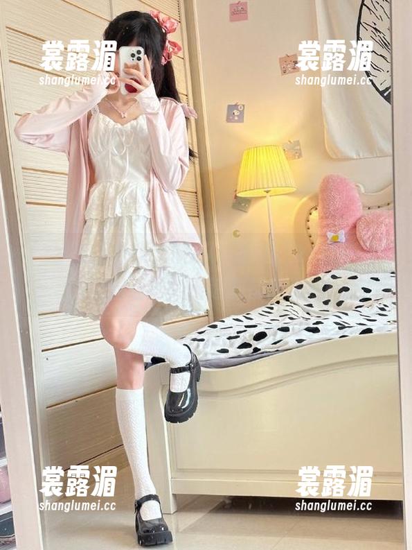 zztt 我们只想吃瓜,直达“zztt07”的劲爆话题,连追溯都懒得追!