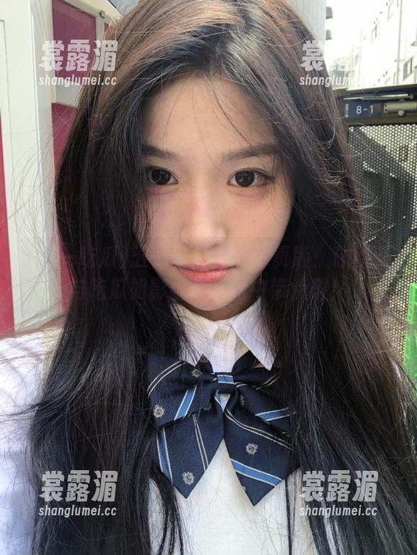 五一吃瓜 五一吃瓜官网网页版:让收藏与吃瓜如影随形,甜中带点酸!