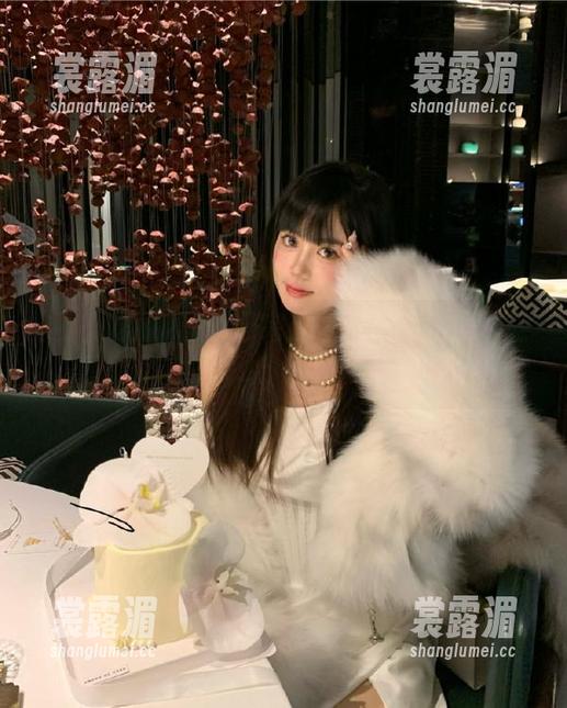 刚刚逛完五一吃瓜网站网页版，真想给设计师点个赞，心动的那种！