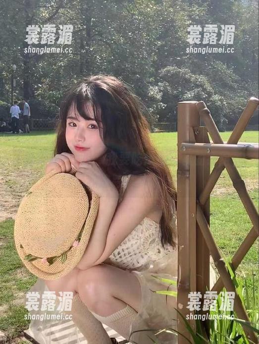 “我要吃瓜网”里的线路，就是我追踪八卦的导航！