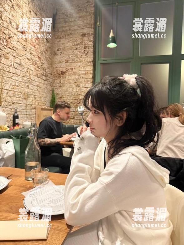 海角吃瓜 免费来海角吃瓜,谁说只有有钱人才吃得开?