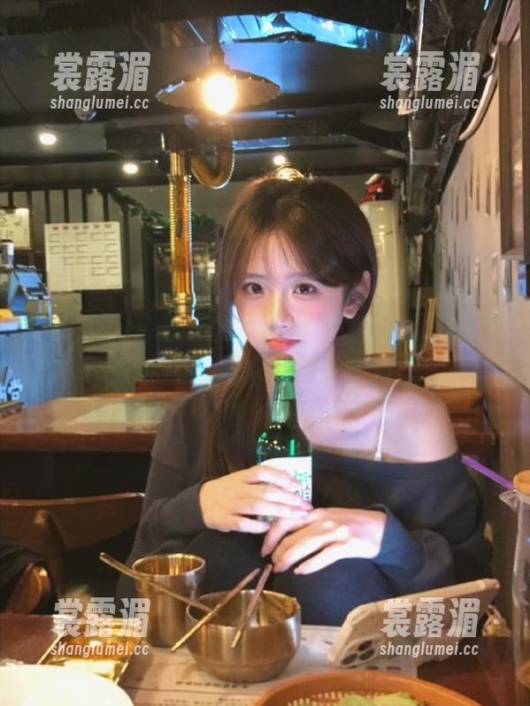 观看www.黑料不打烊，分分钟被吃瓜的气氛冲击到！