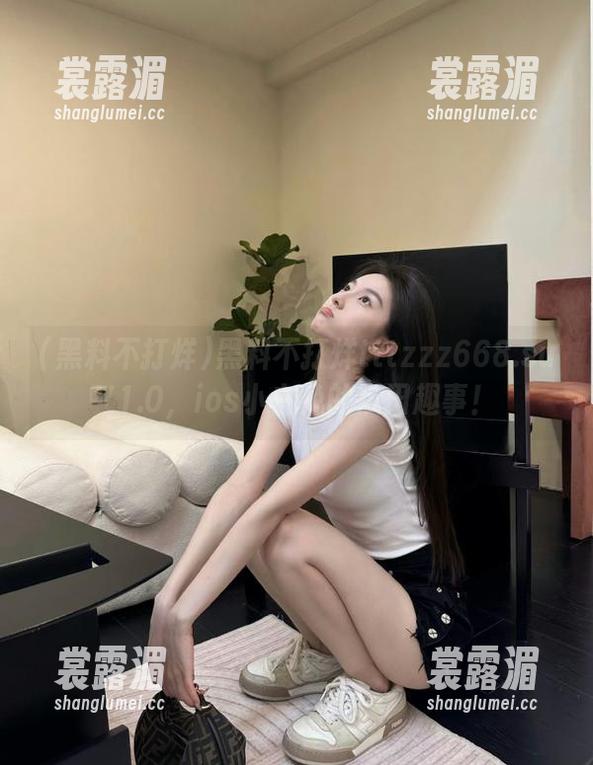 黑料不打烊 黑料不打烊tttzzz668.suV1.0,ios小白兔的瓜田趣事!