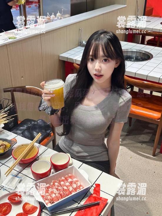 黑料吃瓜 黑料吃瓜资源疯狂升级,想要内线信息?来吧,尽情戳挖,就像淘金一样,翻出来的都是银子!
