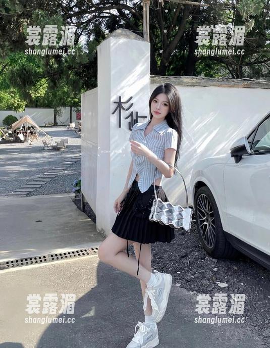 黑料吃瓜网 吃瓜的姿势有多优雅,hl黑料吃瓜网给你永久示范!