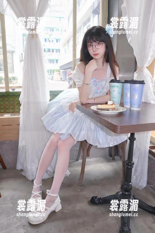 黑料网 今日聊聊黑料网地址,有点不一样但又让人期待的瓜!