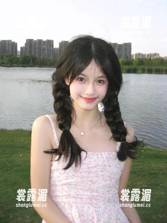 黑料网 我在线追追看,黑料网首页里果然是五光十色的男神女神!