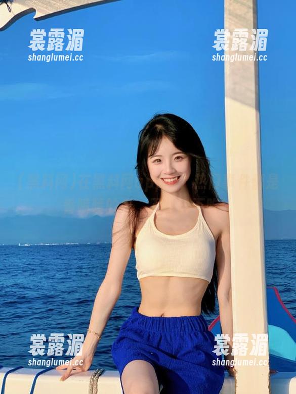 黑料网 在黑料网app上,热门事件都是香喷喷的瓜,不吃白不吃!