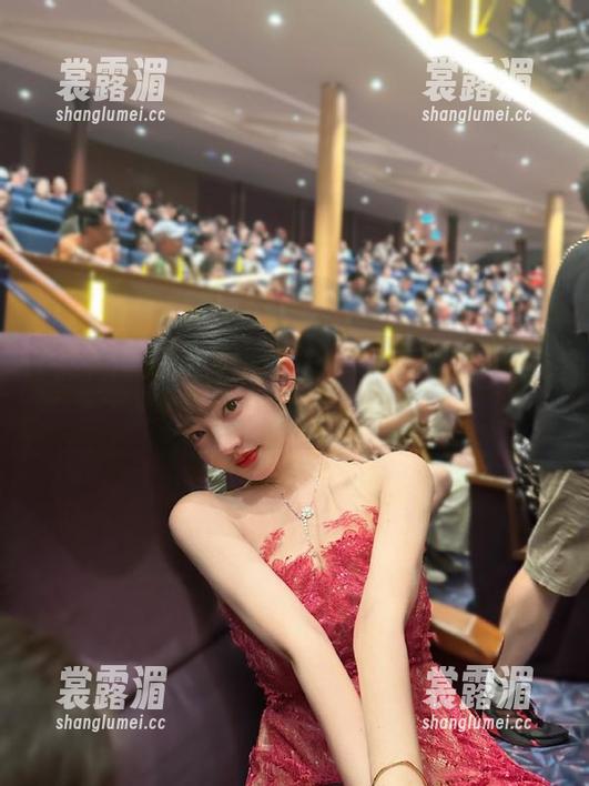 黑料网页 黑料网页分享不停歇,瓜从未如此丰盛!